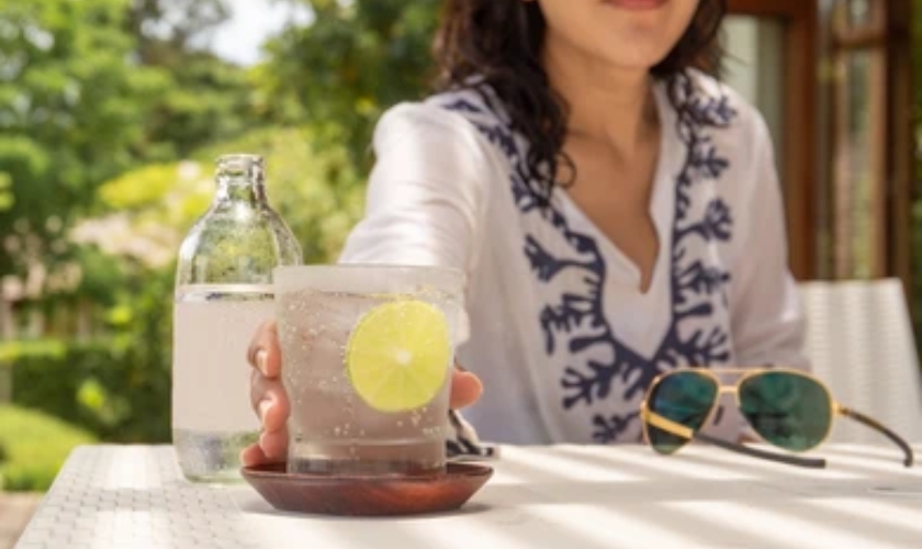 does sparkling water affect the enamel