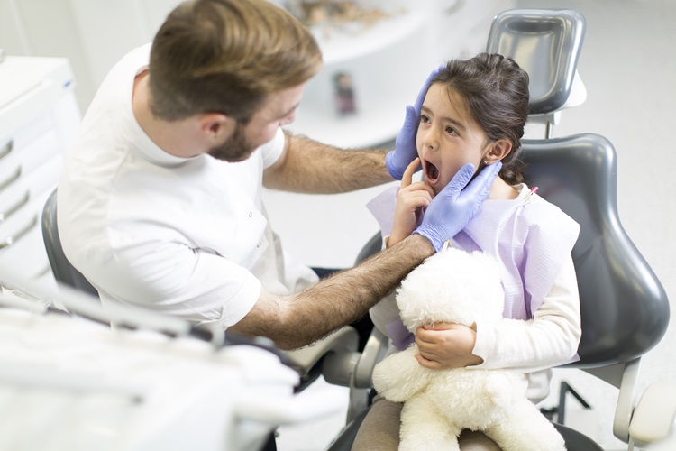 Early Detection of Dental Problems: How Dentists Protect Your Oral Health